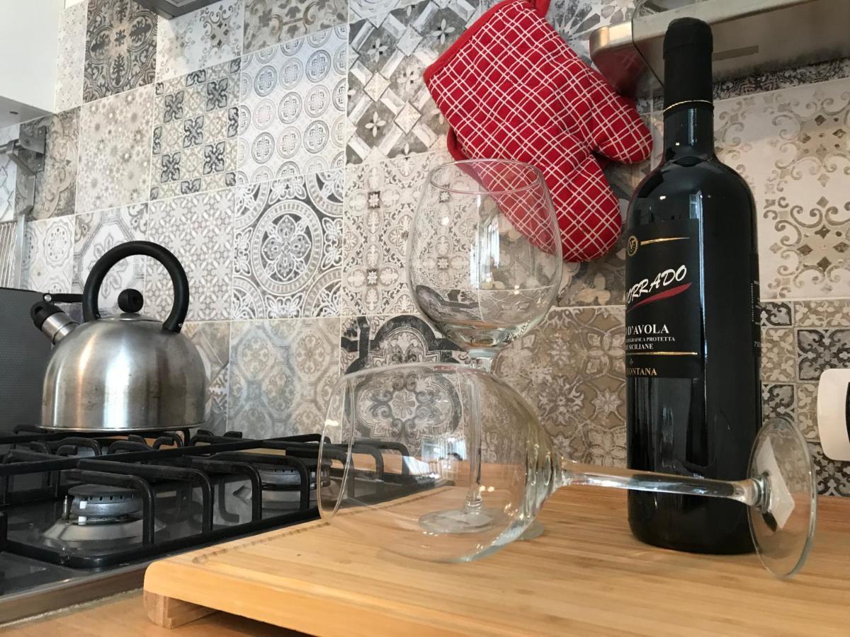 Casa Vacanze Borgo Marinaro 阿沃拉 外观 照片